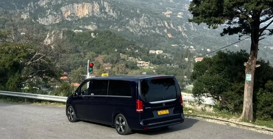 The Mercedes V-Class with a view of the mountains and the sea